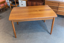 Load image into Gallery viewer, Mid Century Modern Extendable Teak Dining Table