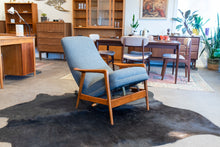 Load image into Gallery viewer, Vintage Folk Ohlsson Lounge Chair