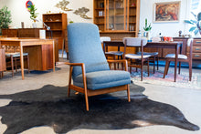 Load image into Gallery viewer, Vintage Folk Ohlsson Lounge Chair