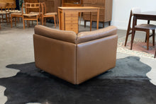 Load image into Gallery viewer, Vintage 1970's Vatne Møbler Leather Corner Seat