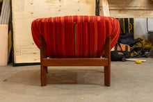 Load image into Gallery viewer, Vintage Scoop Nest Chair