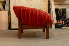 Load image into Gallery viewer, Vintage Scoop Nest Chair