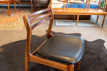Load image into Gallery viewer, Vintage Round Gudme Rosewood Dining Table with two Leaves and Six Rosewood Chairs