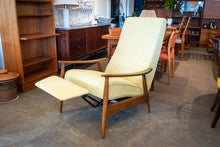 Load image into Gallery viewer, Restored Vintage Milo Baughman Recliner