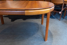 Load image into Gallery viewer, Vintage Round Solid Teak Bramin Dining table with Leaf