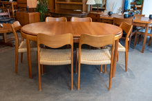 Load image into Gallery viewer, Vintage Round Solid Teak Bramin Dining table with Leaf