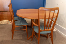 Load image into Gallery viewer, Vintage Extendable Dining Table