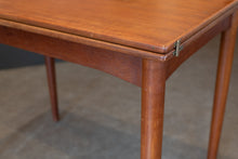 Load image into Gallery viewer, Vintage Børge Mogensen Flip Top Table