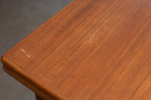 Load image into Gallery viewer, Vintage Børge Mogensen Flip Top Table