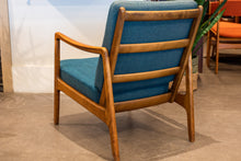 Load image into Gallery viewer, Vintage FD-109 Ole Wanscher for France & Daverkosen Lounge Chair