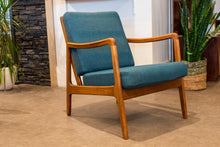 Load image into Gallery viewer, Vintage FD-109 Ole Wanscher for France & Daverkosen Lounge Chair