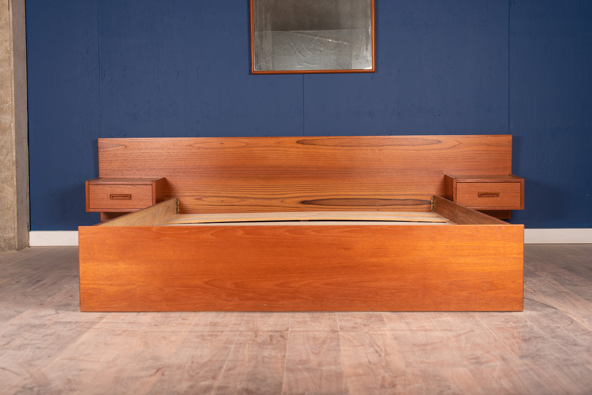 Vintage Teak Queen Bed with Floating Bedside Tables KOLLEKTION