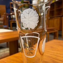 Load image into Gallery viewer, Vintage Champagne/Pilsner Glass - Gold and White Leaves

