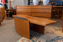 Load image into Gallery viewer, Vintage RS Associates Coffee Table
