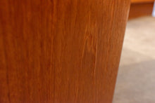 Load image into Gallery viewer, Vintage RS Associates Coffee Table
