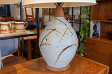 Load image into Gallery viewer, Vintage Ceramic Lamp Pair
