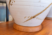 Load image into Gallery viewer, Vintage Ceramic Lamp Pair
