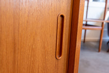 Load image into Gallery viewer, Vintage Teak Hundevad Sideboard/Hutch
