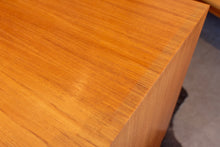Load image into Gallery viewer, Vintage Teak Hundevad Sideboard/Hutch
