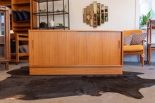 Load image into Gallery viewer, Vintage Teak Hundevad Sideboard/Hutch
