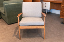 Load image into Gallery viewer, Mid Century Modern Sofa &amp; Two Chair Set

