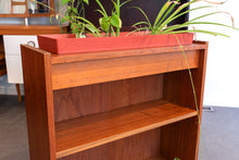Load image into Gallery viewer, Restored Vintage Planter
