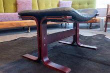 Load image into Gallery viewer, Vintage Siesta Chair Ottoman
