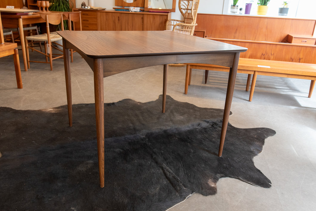 Vintage Walnut Dining Table with Two Leaves