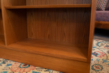 Load image into Gallery viewer, Large Teak Hundevad Book Shelf

