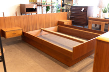Load image into Gallery viewer, Vintage Teak Queen Platform Bed with Floating Night Stands
