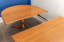 Load image into Gallery viewer, Vintage Extendable Dining Table
