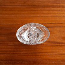 Load image into Gallery viewer, Crystal Dish with Handle - 752
