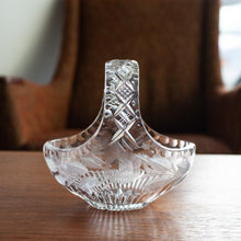 Load image into Gallery viewer, Crystal Dish with Handle - 752
