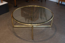 Load image into Gallery viewer, Vintage Round Hollywood Regency Style Coffee Table
