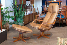 Load image into Gallery viewer, Vintage 1970&#39;s Leather Lounge Chair Pair with Ottomen
