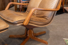 Load image into Gallery viewer, Vintage 1970&#39;s Leather Lounge Chair Pair with Ottomen
