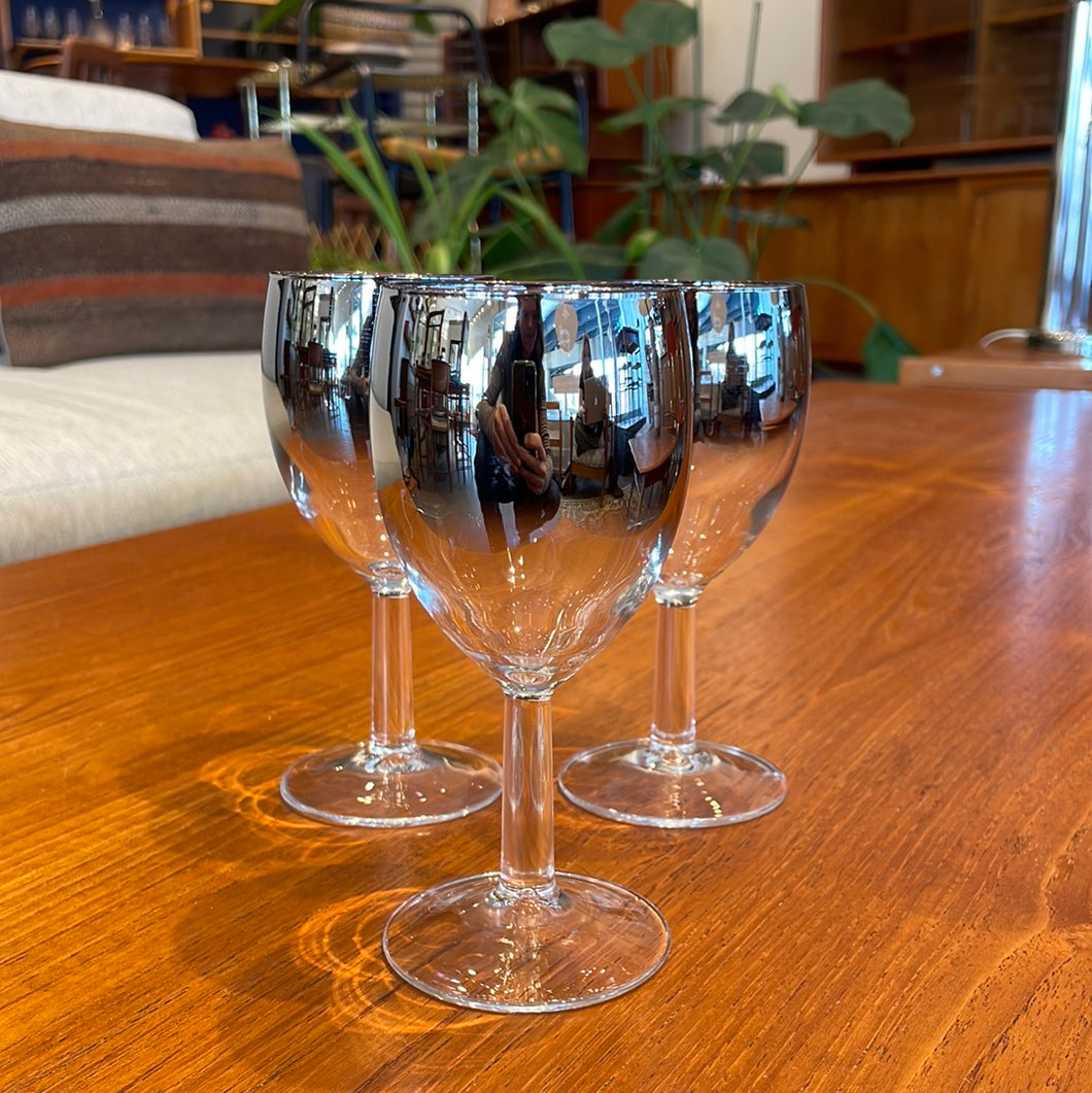 Vintage Dorothy Thorpe Silver Fade Wine Glasses - set of three