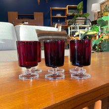 Load image into Gallery viewer, 1970s Luminarc Cavalier Wine Glasses in Ruby - set of six
