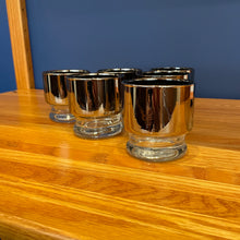 Load image into Gallery viewer, Vintage Dorothy Thorpe Silver Fade Whiskey Rock Glasses
