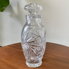 Load image into Gallery viewer, Pinwheel Crystal Decanter
