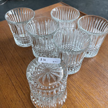 Load image into Gallery viewer, Set of 6 Crystal Glasses
